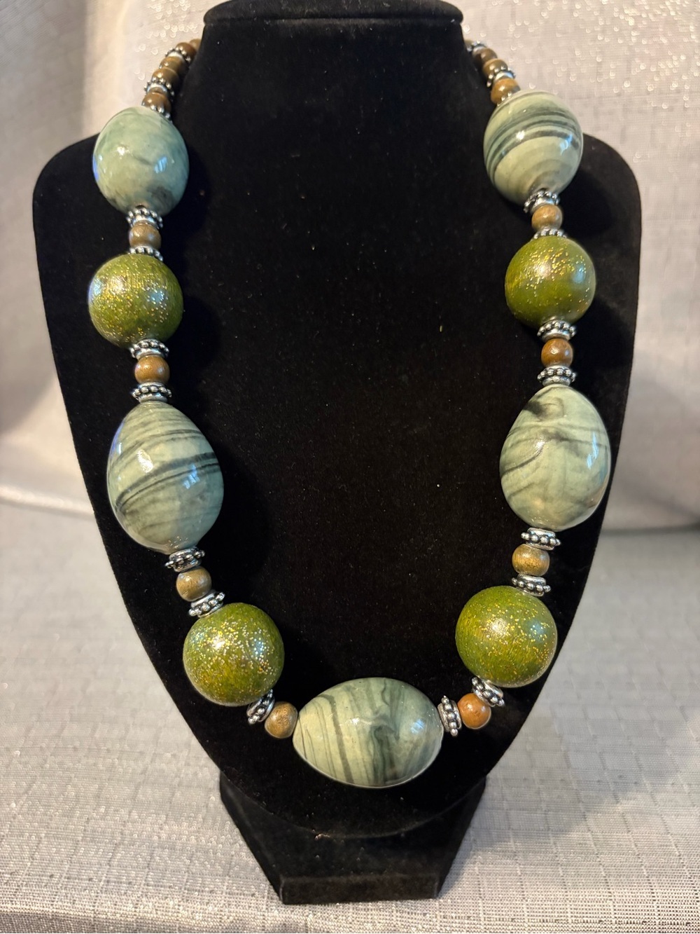 Green Marble and Glitter Bead Statement Necklace - Women Jewelry